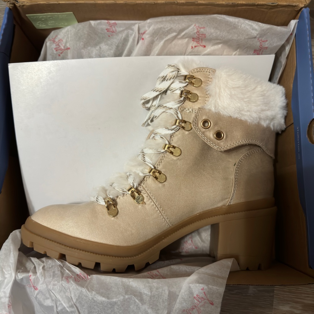 JELLYPOP WOMENS BOOTS NWT PERFECT CONDITION.